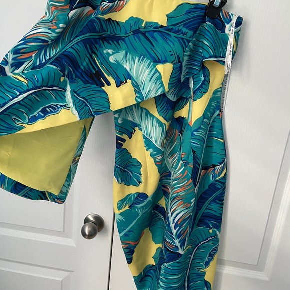 Lavish Alice - One Shoulder Cape Midi Dress In Yellow Palm - Picture 5 of 7